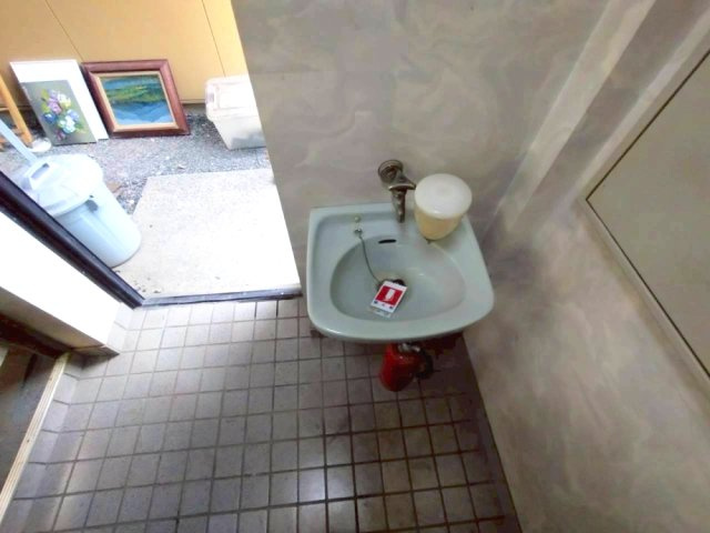 大岩町貸事務所の内装