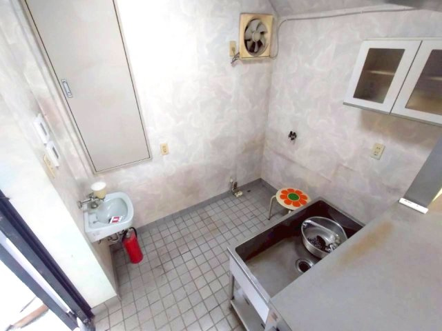 大岩町貸事務所の内装