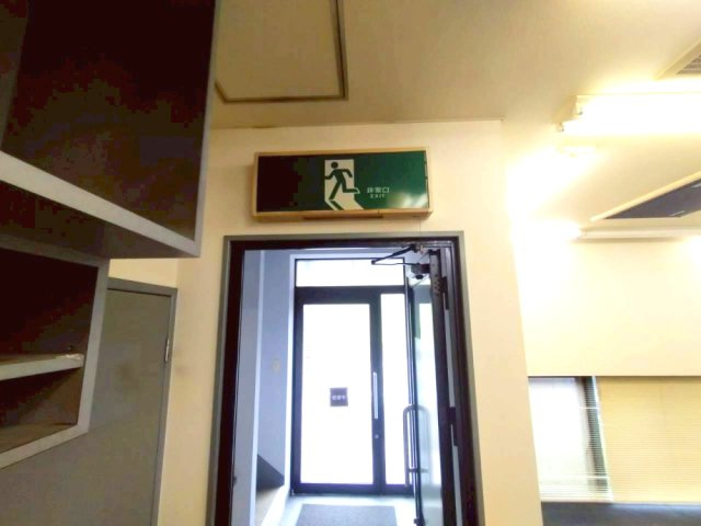 大岩町貸事務所の内装