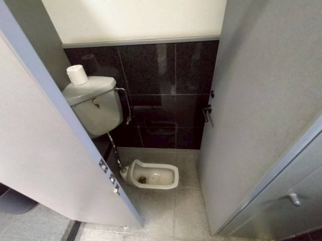 大岩町貸事務所のトイレ