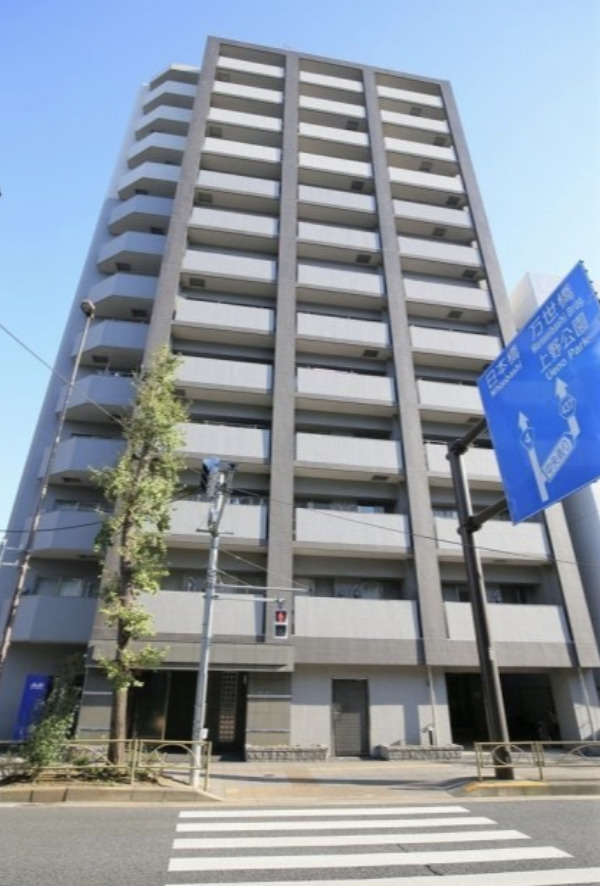 エルエースイート上野の外観