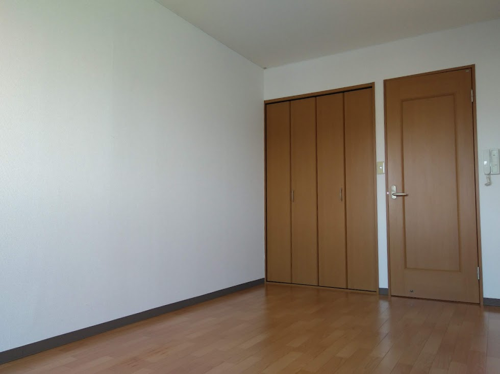 ポエム・ガーデン新田辺の居間・リビング