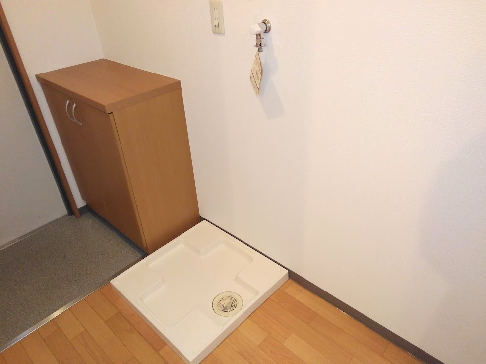 ポエム・ガーデン新田辺の玄関