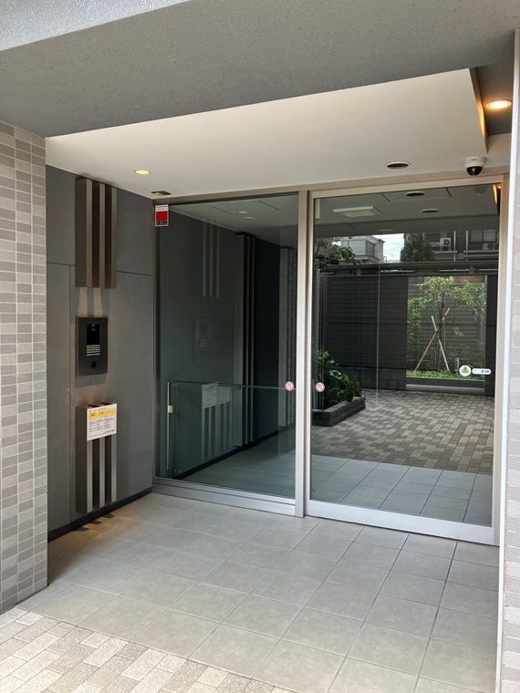 ザ・パークハウス　所沢プレイスのエントランス