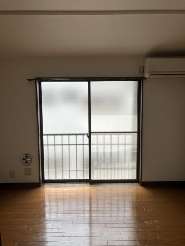 ルミエールアサヒの居間・リビング