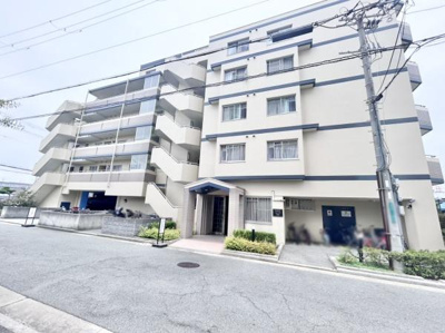 【外観】 | ベル・アーバニティ北花田 | 御堂筋線「北花田」駅が徒歩12分。通勤にも外出にもアクセス良好。家族でおでかけすることも増えそうですね♪