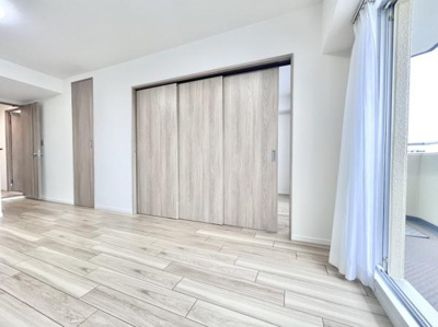 【居間・リビング】 | ベル・アーバニティ北花田 | 家族の一体感を感じられる広々スペース！家族と過ごす時間を大切にする方にぴったりのゆとりの住空間です♪