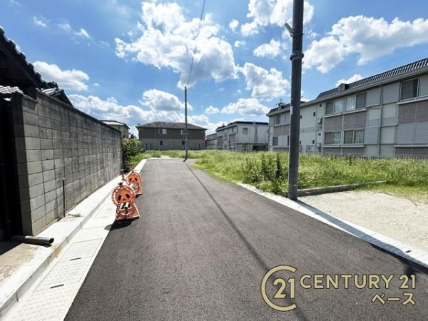 橿原市常盤町の売地の前面道路含む現地写真|■現地撮影写真■前面道路約５ｍ以上で車の出し入れも楽々！