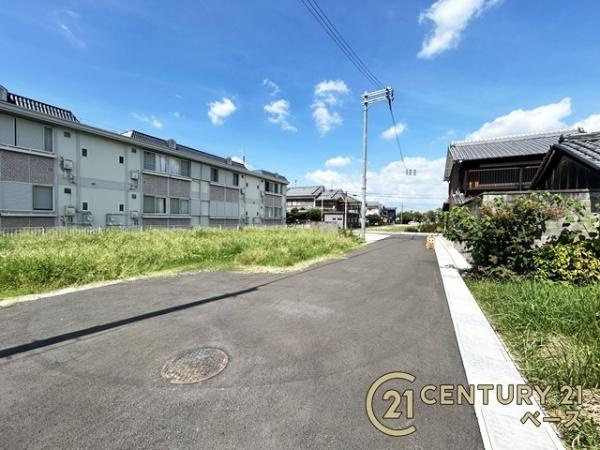 橿原市常盤町の売地の前面道路含む現地写真|■現地撮影写真■道路と高低差の少ないフラットな敷地です！