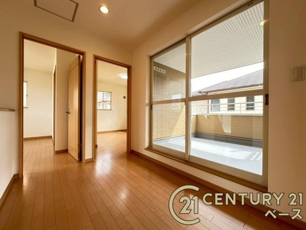 生駒市南山手台　一戸建の内装|■現地撮影写真■こちらは２階廊下部分です！