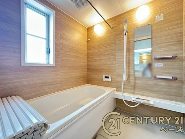 生駒市南山手台　一戸建の浴室|■現地撮影写真■浴室暖房乾燥機が付いており、雨の日でも洗濯物が乾かせます！