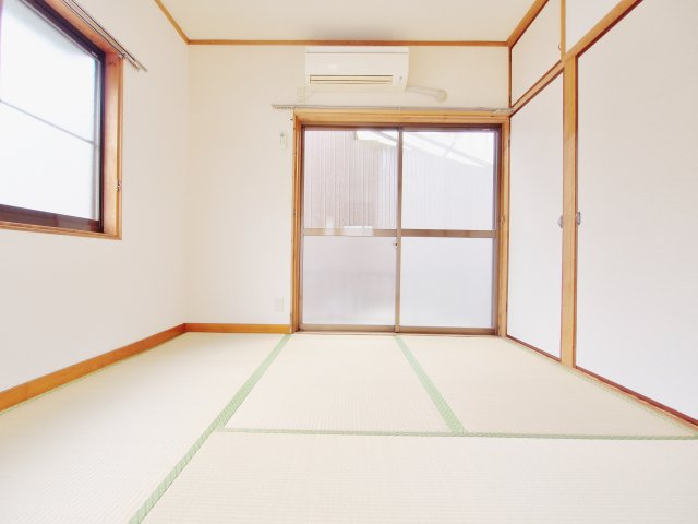 サンテラス八木の和室