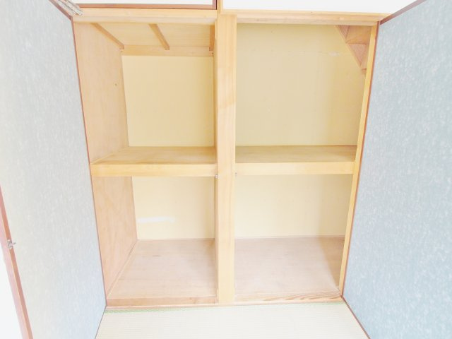 サンテラス八木の収納