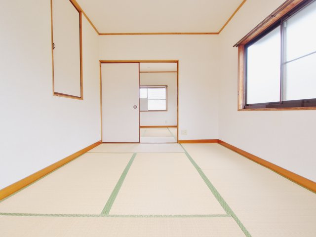 サンテラス八木の寝室