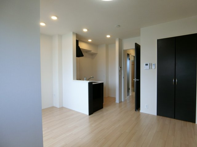 アジュール東福原の居間・リビング