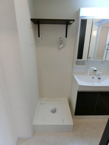 アジュール東福原の洗面所