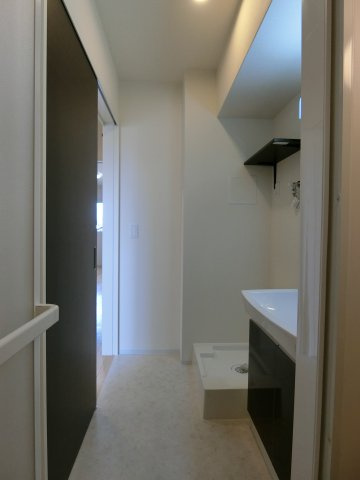 アジュール東福原の洗面所