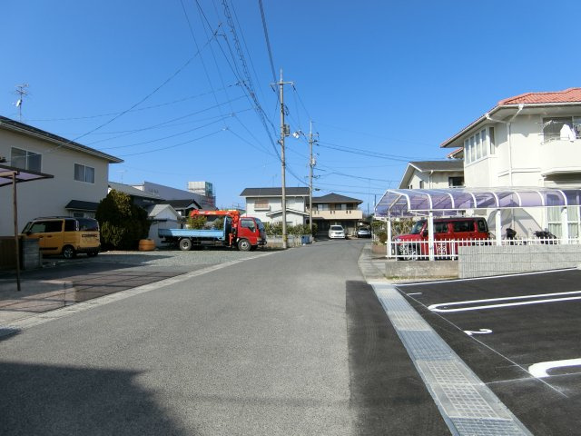 アジュール東福原の周辺