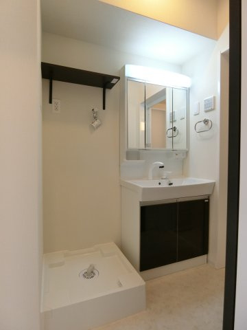 アジュール東福原の洗面所