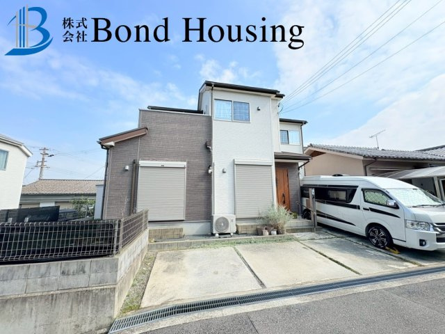 全居室収納スペースあり　玉津町新方　中古戸建の外観