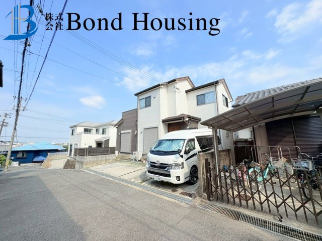 全居室収納スペースあり　玉津町新方　中古戸建の前面道路含む現地写真