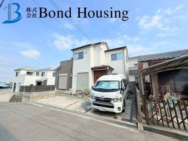 全居室収納スペースあり　玉津町新方　中古戸建の前面道路含む現地写真