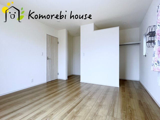 鴻巣市小松1丁目　中古戸建の寝室|開放的な寝室です