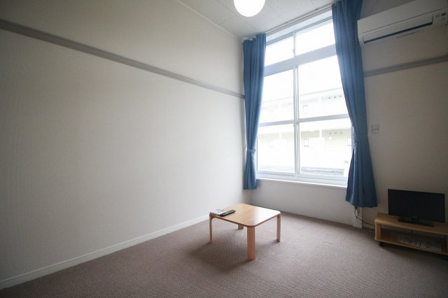 レオパレスカサグランデの居間・リビング|※写真と現状が異なる場合は現状を優先