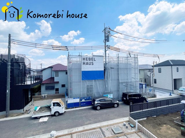 桶川市加納6期　新築一戸建て　グラファーレ　18の展望|高い建物に囲まれないため、バルコニーからの眺望は開放的。朝日や夕焼けの美しさを日々感じられる、心が落ち着く景色が広がります。