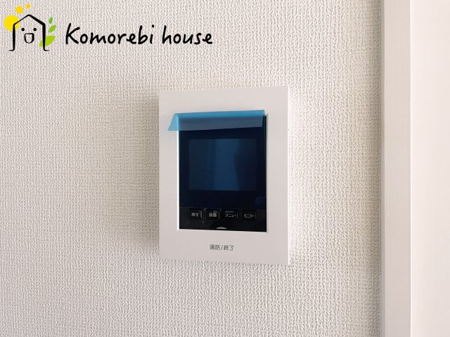 桶川市加納6期　新築一戸建て　グラファーレ　18の防犯設備|来客時も画面で確認できる安心のTVモニターフォン。録画機能も付いているの安心。忙しい毎日をしっかりサポートします。