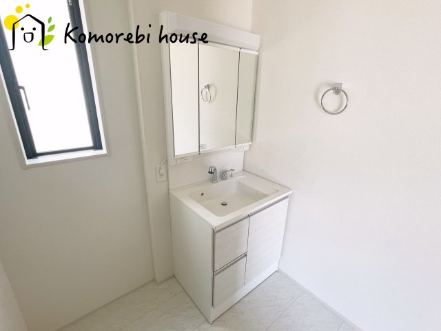 桶川市加納6期　新築一戸建て　グラファーレ　19の独立洗面台|撮影：'25/07/28