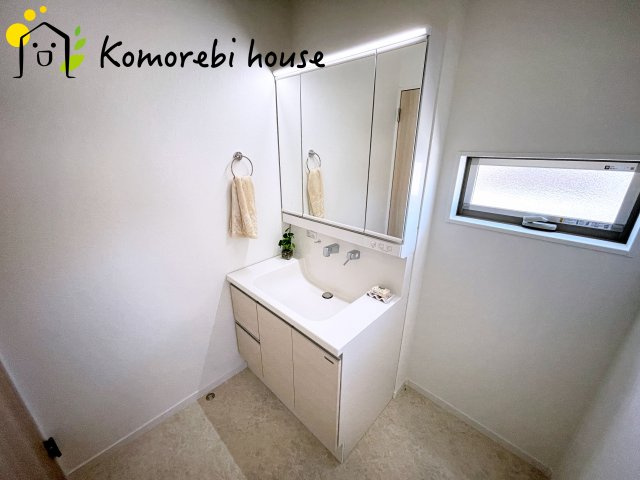 桶川市上日出谷南　2期　戸建て　ピュアガーデン　02の独立洗面台|使いやすい独立洗面台です