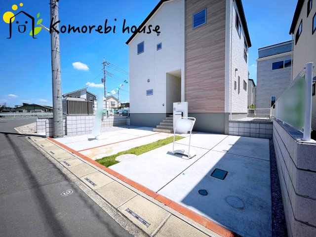 桶川市上日出谷南　2期　戸建て　ピュアガーデン　02の駐車場|車をお持ちの方に嬉しい駐車場付きの物件です