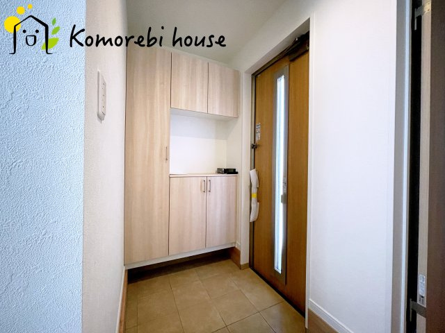 桶川市上日出谷南　2期　戸建て　ピュアガーデン　02の玄関|落ち着いた玄関です