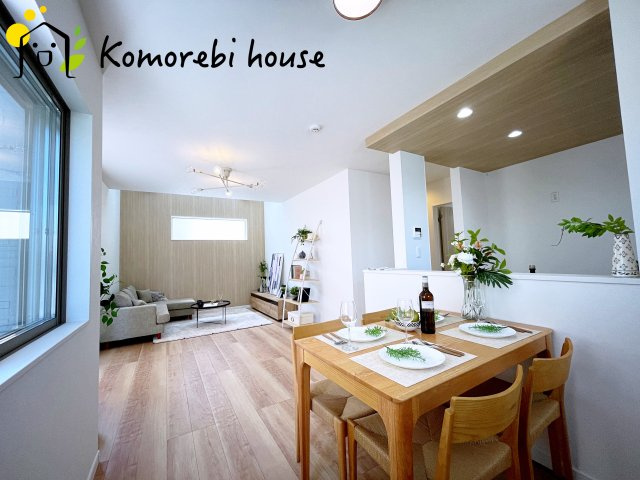 桶川市上日出谷南　2期　戸建て　ピュアガーデン　02の居間・リビング|こちらのリビングで趣味の時間をお楽しみください