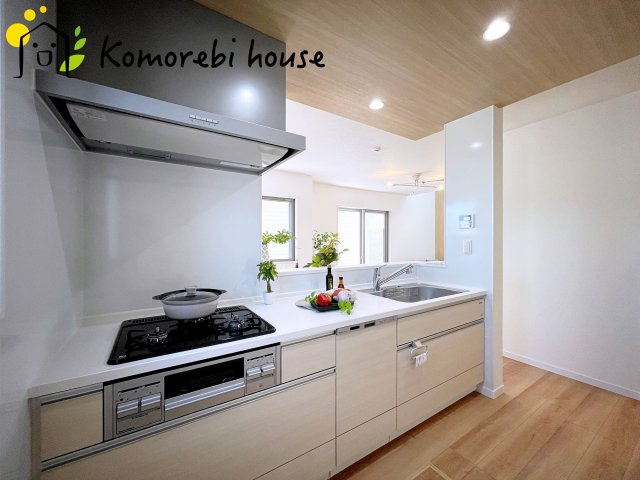 桶川市上日出谷南　2期　戸建て　ピュアガーデン　02のキッチン|キッチンでお料理をお楽しみください