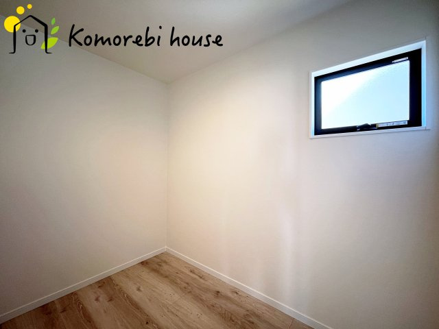 桶川市上日出谷南　2期　ピュアガーデン　戸建て　5号棟の洋室