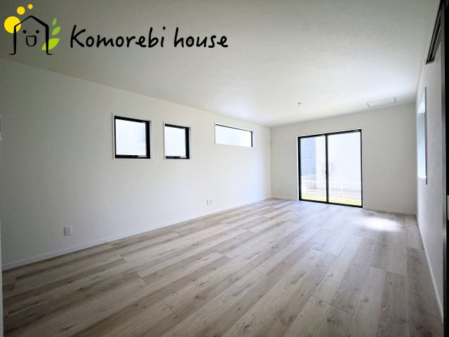桶川市上日出谷南　2期　ピュアガーデン　戸建て　5号棟の居間・リビング|ゆったりとしたリビングです
