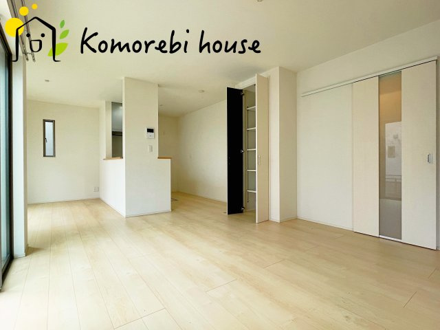 桶川市坂田　中古戸建ての居間・リビング|10月1日　撮影