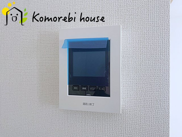 桶川市加納6期　新築一戸建て　グラファーレ　24の防犯設備|来客時も画面で確認できる安心のTVモニターフォン。お子様のお留守番や宅配対応など、忙しい毎日をしっかりサポートします。