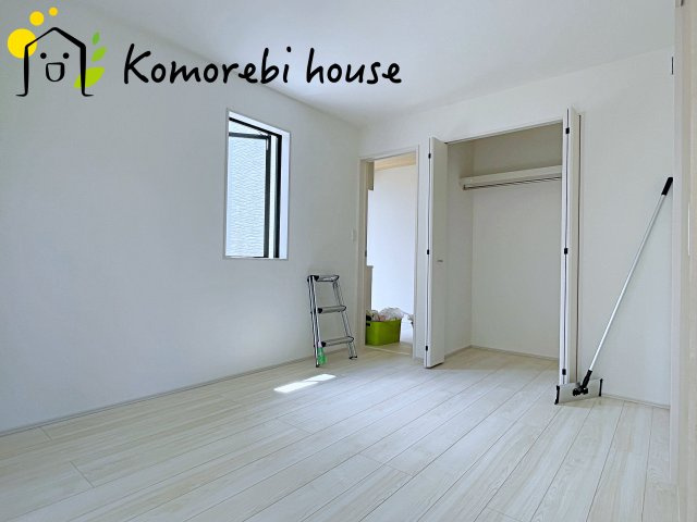 桶川市加納6期　新築一戸建て　グラファーレ　25の洋室|収納付きでゆとりのある空間。寝室としても、子ども部屋としても使え、衣類やおもちゃもスッキリ片付く快適な部屋。
