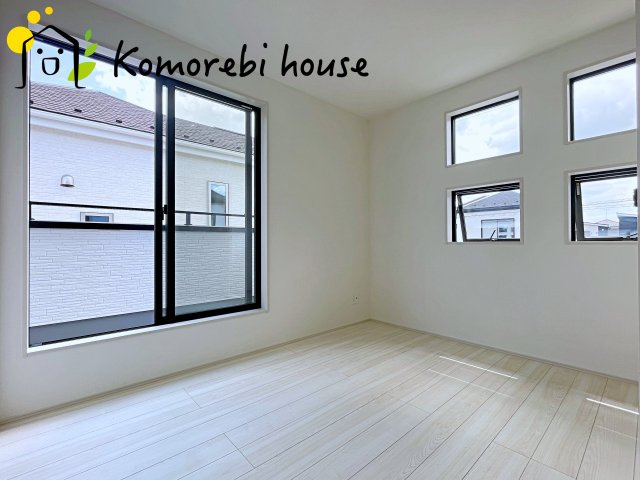 桶川市加納6期　新築一戸建て　グラファーレ　25の子供部屋|寝室としても、子ども部屋としても使えるゆとりの空間。朝は窓から差し込む光で目覚め、夕方は宿題や遊びに集中できる、自分だけの居場所に。