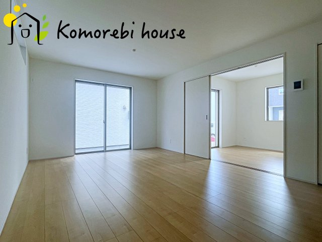 桶川市加納6期　新築一戸建て　グラファーレ　26の居間・リビング|7/31　撮影済み