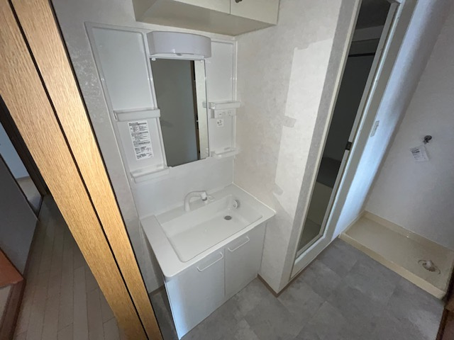 グレーシィ金剛アルティプラザの独立洗面台