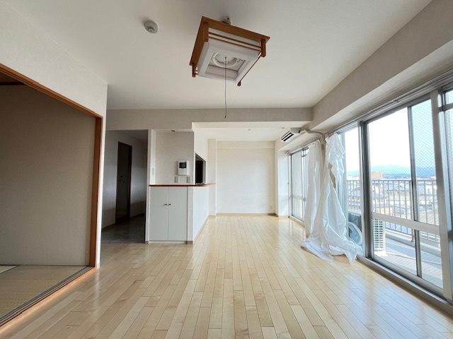 グレーシィ金剛アルティプラザの居間・リビング