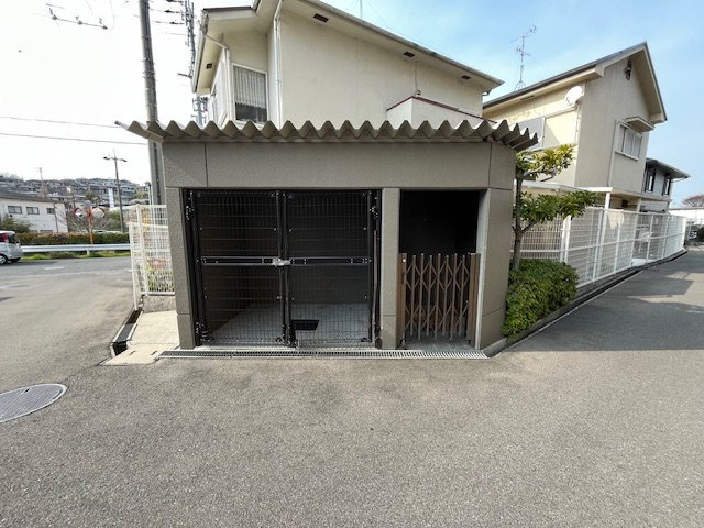 グレーシィ金剛アルティプラザのエントランス