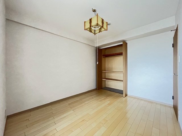 グレーシィ金剛アルティプラザの洋室