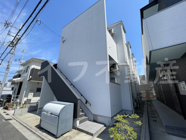 Lazward HigashiOsaka