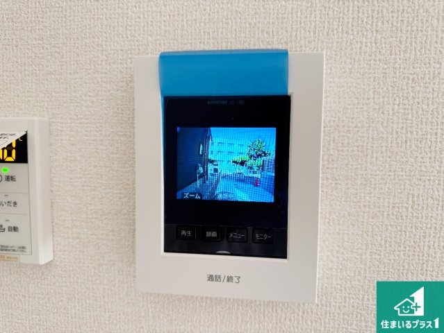 豊中市本町　第4期　新築一戸建ての防犯設備|カラーモニターインターホン！声だけでなく来訪者の姿や顔がモニターで確認できるので、小さなお子様がいらっしゃるご家庭でも安心できます！