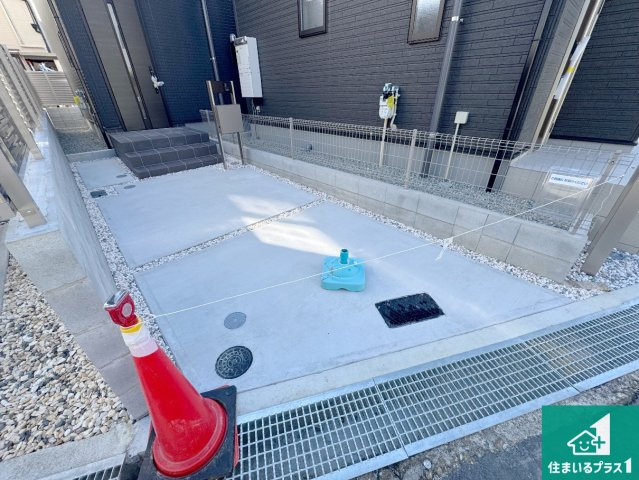 豊中市本町　第4期　新築一戸建ての駐車場|駐車スペース！散水栓があるので、こまめに愛車を洗えます！